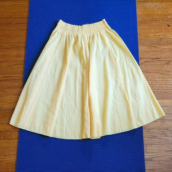 NWT Ann Taylor LOFT Yellow Skirt - Size Small - Picture 1 of 4